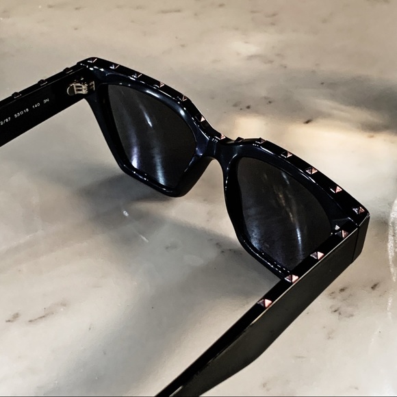 *SOLD* Valentino Rockstud Acetate Sunglasses - Picture 5 of 15